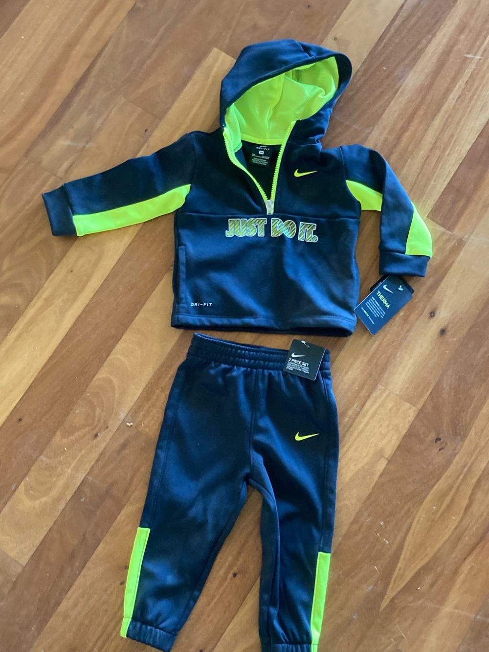 Nike Kids Navy and Neon Green joggers Set